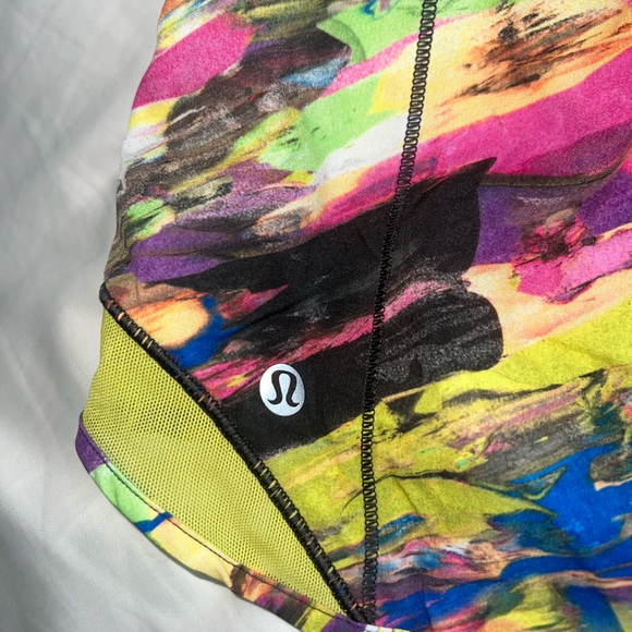 LULULEMON hotty hot shorts - Picture 3 of 4